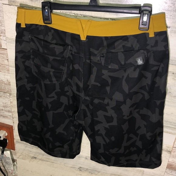 The North Face Morphious Hybrid Shorts Men's Black
Swim trucks causal swim suit - Picture 4 of 4